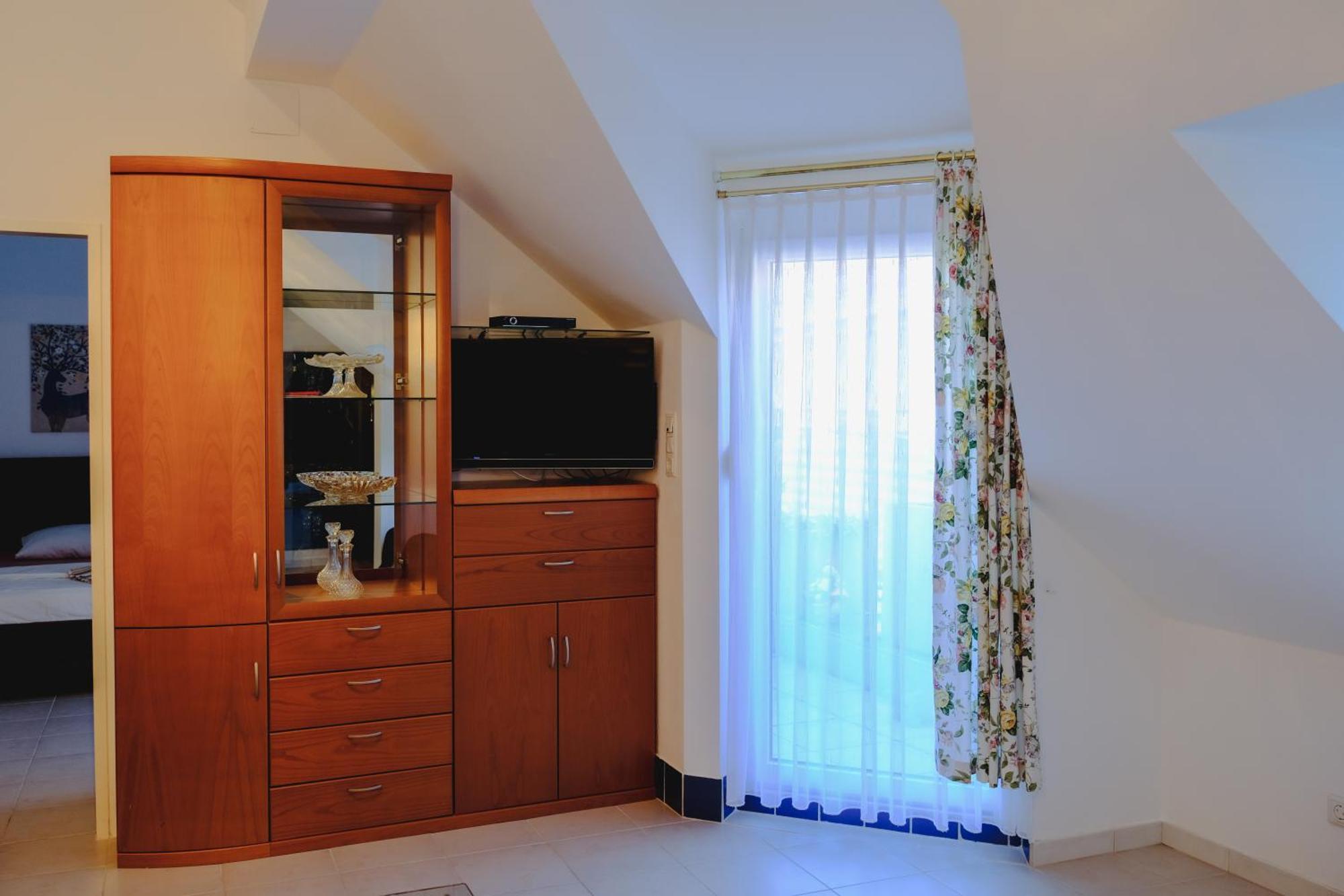 Terrace Apartment Near Volksoper And City Centre Виена Екстериор снимка