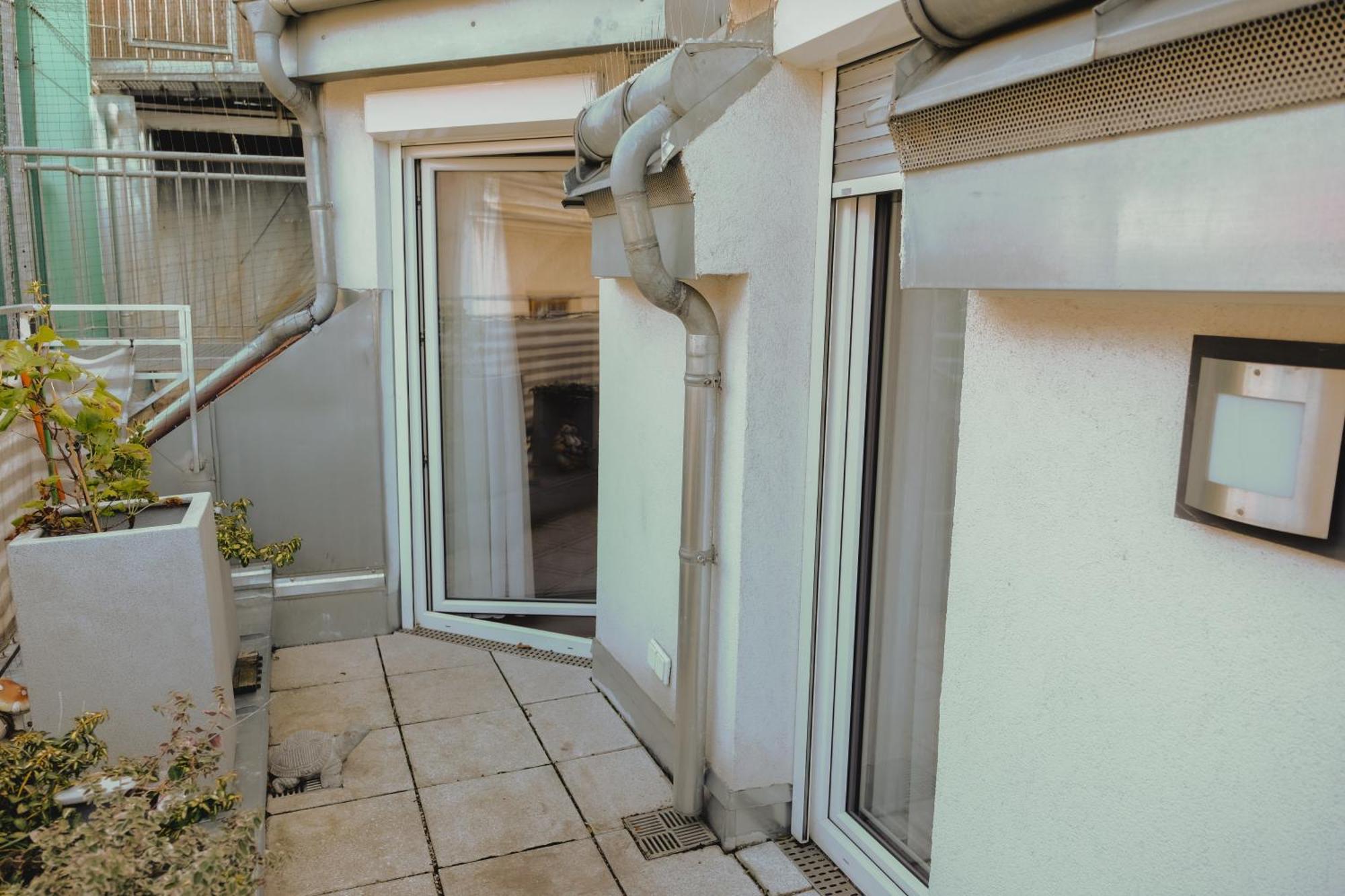 Terrace Apartment Near Volksoper And City Centre Виена Екстериор снимка